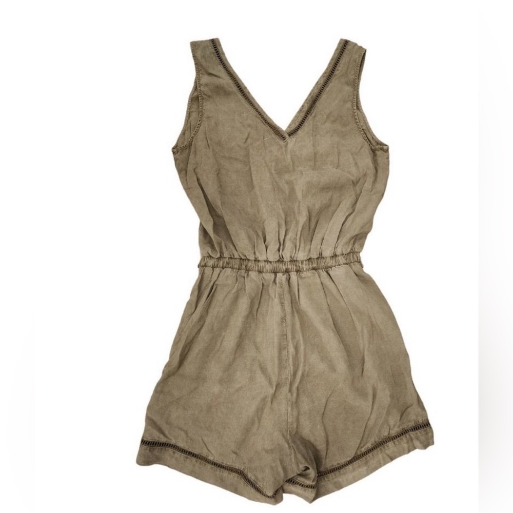 Anthro Cloth & Stone Burlingame Wrap V-Neck Romper Olive Green Size L, NWT - Picture 3 of 5